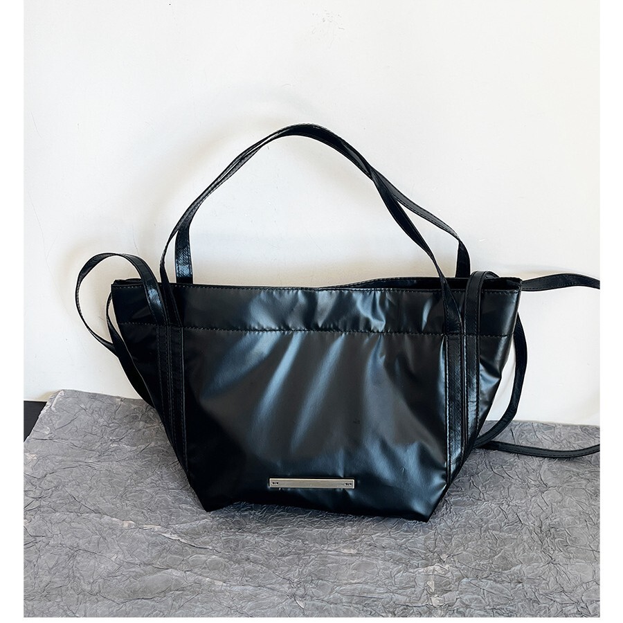 Matin Kim Women's Bag, Korean Niche Blogger's Same Shiny Casual Minimalist Style, One Shoulder Hand-Held Armpit Bag