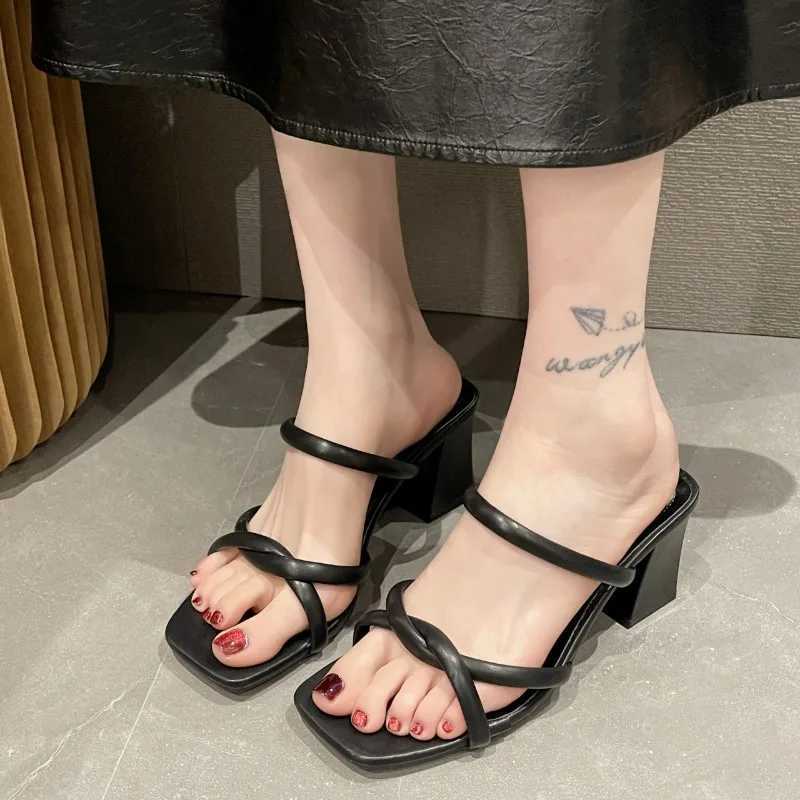 New summer Fi barefoot square toe mid heel shoes pleated short and chubby sandals single line womens shoesXJ250326
