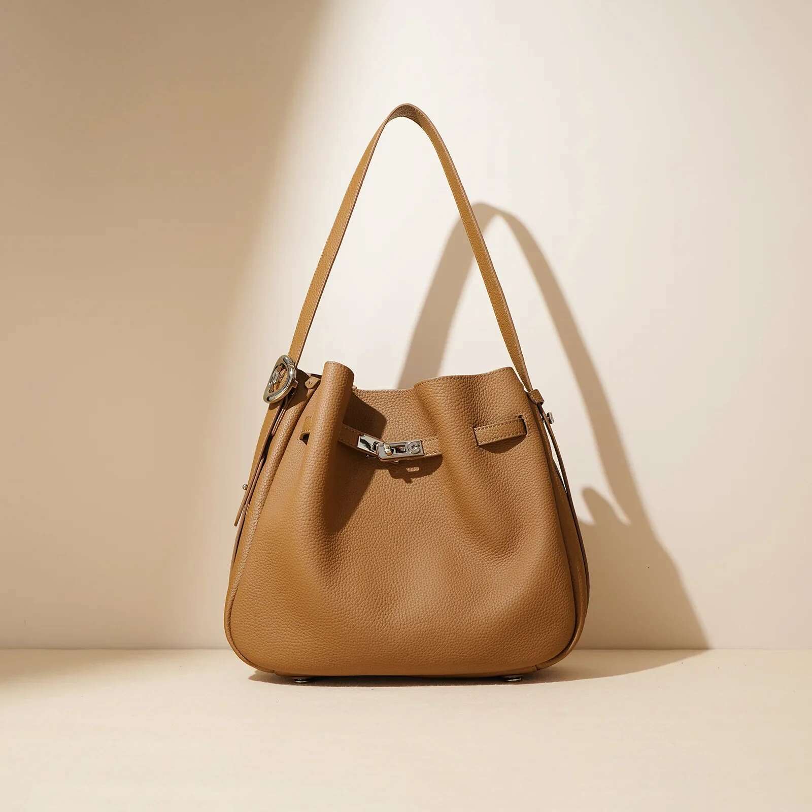 High-End Feel Casual Women's Niche True Leather Cow Bucket Versatile Stylish Single Shoulder Crossbody Bag Large Capacity