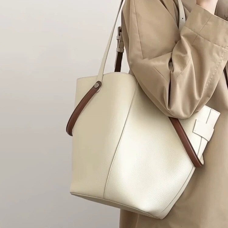 2025S Fashion Designer Premium Tote New Fashionable Versatile Vegetable Basket Bucket Single Shoulder Handheld Underarm Commuter Bag Trendy