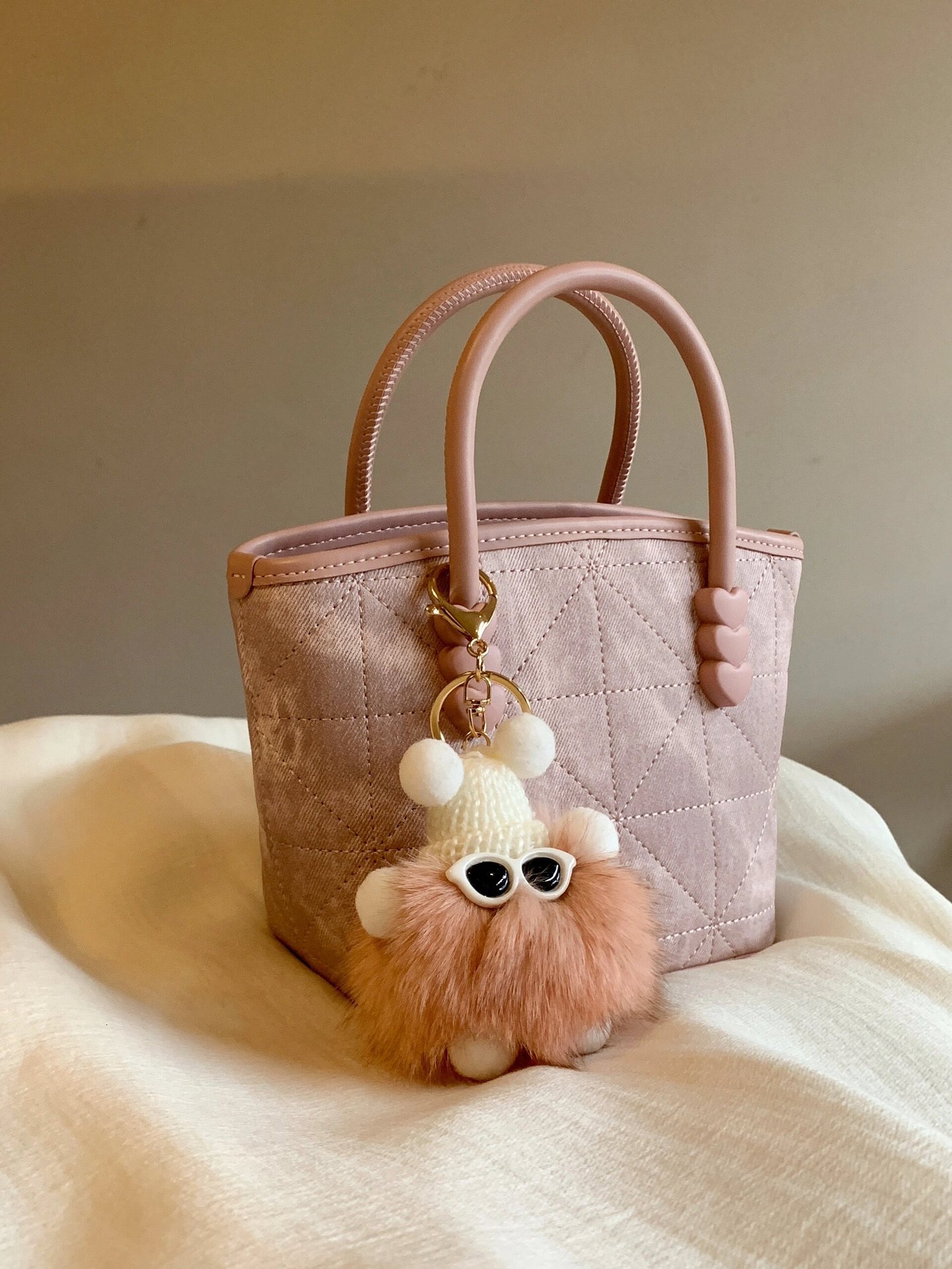 2025S Fashion Designer Plush Spring Encounter Handheld Tote Pendant New Style This Year Keychain Popular Crossbody Bag