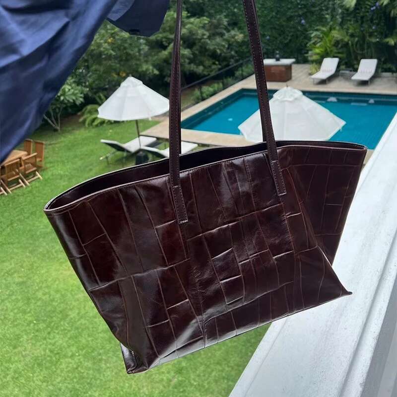 Crocodile Pattern Large Capacity Women's Shoulder Underarm Bag 2025 New Beach Holiday Handbag High Quality Ladies Tote