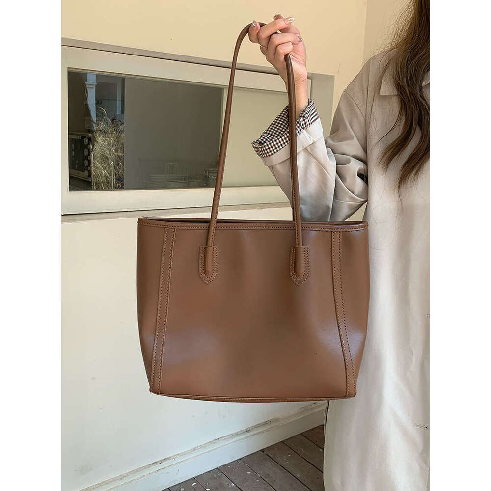 Large capacity women's 2025 new trendy Korean version, versatile tote bag, fashionable single shoulder commuting bag
