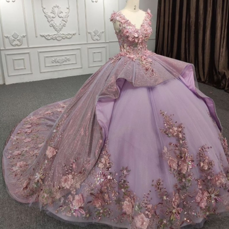 Lavender Shiny V Neck Quinceanera Dresses Crystal Beaded Sequin Appliques 3D Flower Cocktail Party Birthday Dress vestidos de 15 anos Sweet 16 Dress