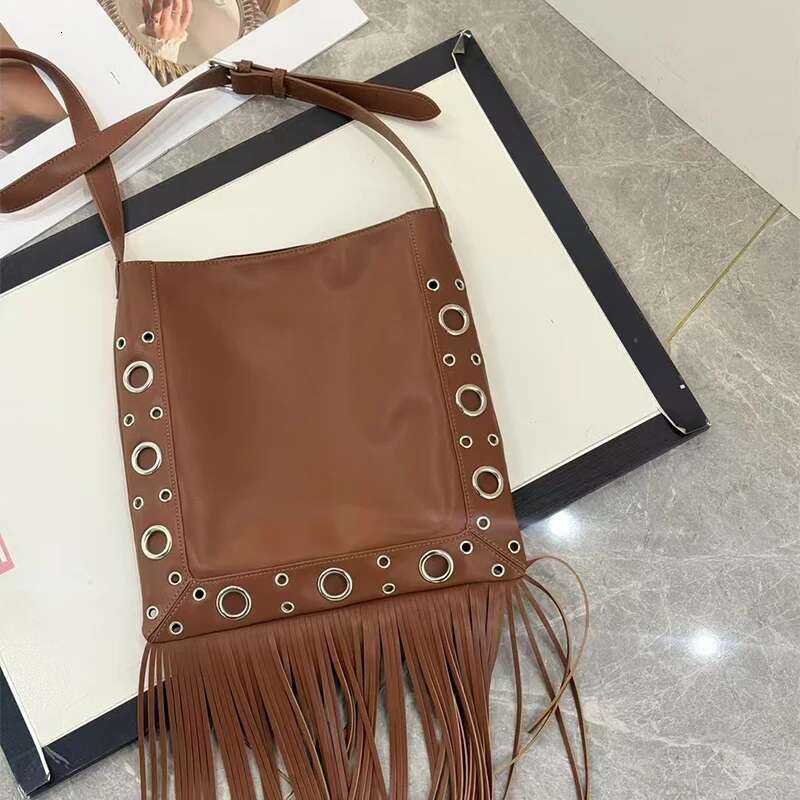 Fashion New Leather Tassel Shoulder Rivet Design Trend Underarm Ladies Motorcycle Handbag Lipstick Coin Purse Bucket Bag