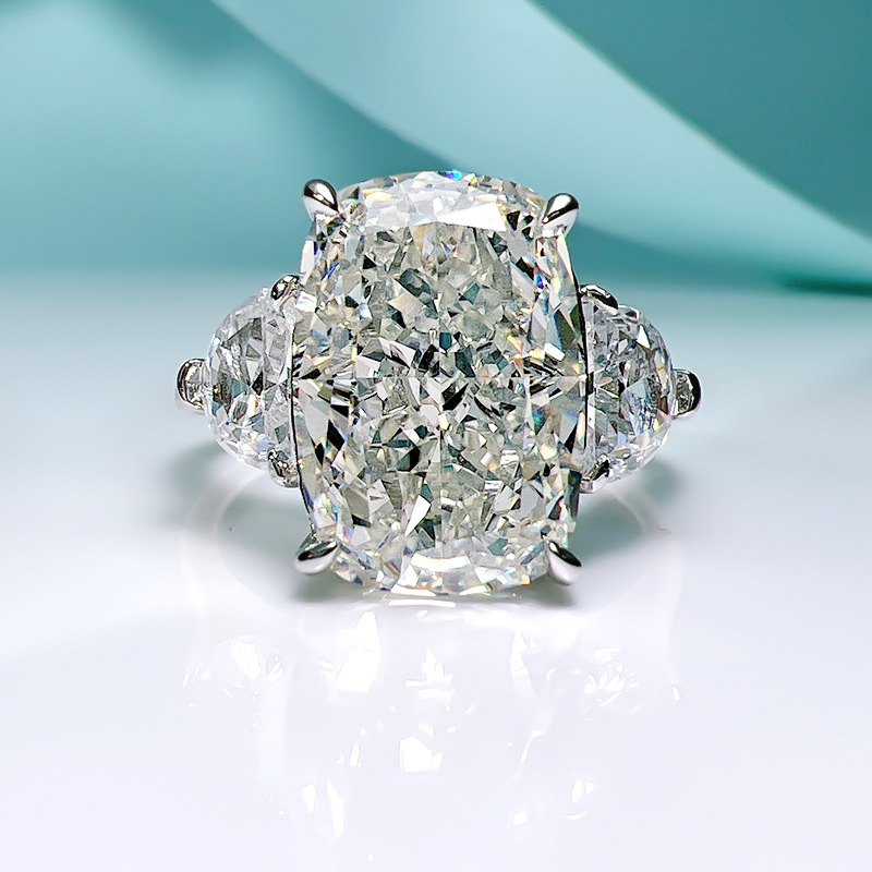 2025 Choucong Ins Top Sell Wedding Rings Deluxe Jewelry Soild 100% 925 Sterling Silver Dove Egg Large Cushion Shape White Moissanite Diamond Party Eternity Lady Ring
