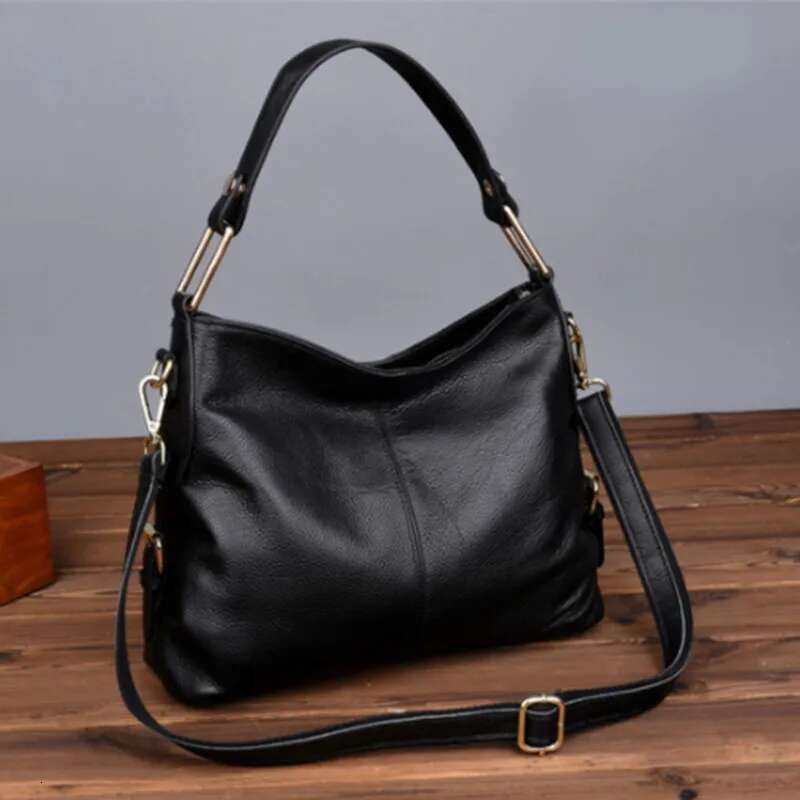 2025New South Korea Fashion Genuine Leather Light Trendy Hand-Carrying Cowhide Crossbody Bag bags handbags women