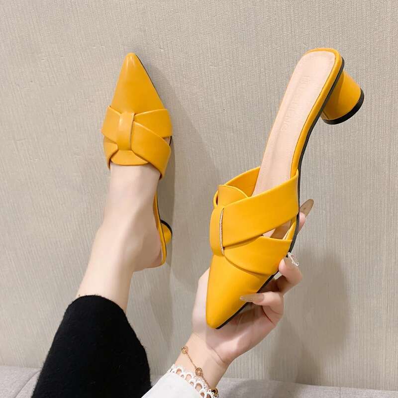 2025 Summer New Ribbed Decoration Designer Fashion Slippers Round Heels Casual Sweet High Heels Women's Sandals