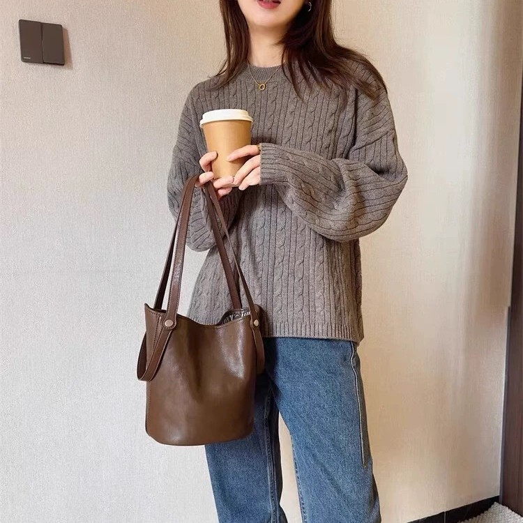 2025S Fashion Designer Small Niche Designer S Autumn And Winter New Women S Light Luxury Hand Held Bucket Bag Large Capacity Commuting Crossbody Bag F