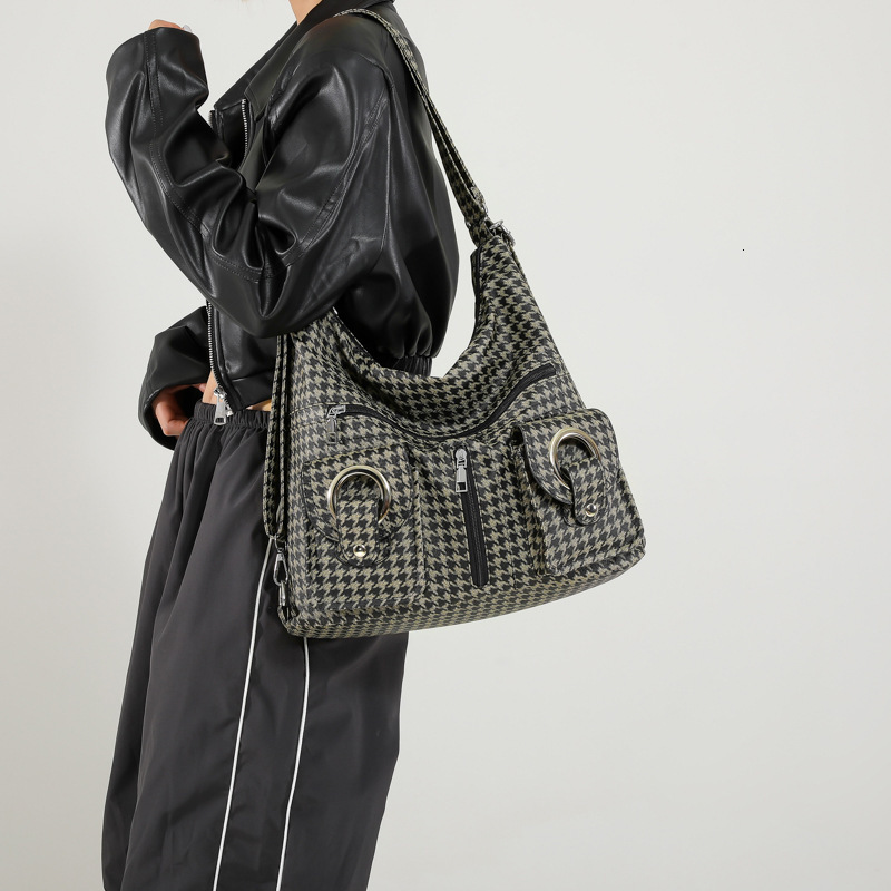 Leopard print women 2025 new trendy and versatile large capacity for leisure travel, lightweight commuting backpack