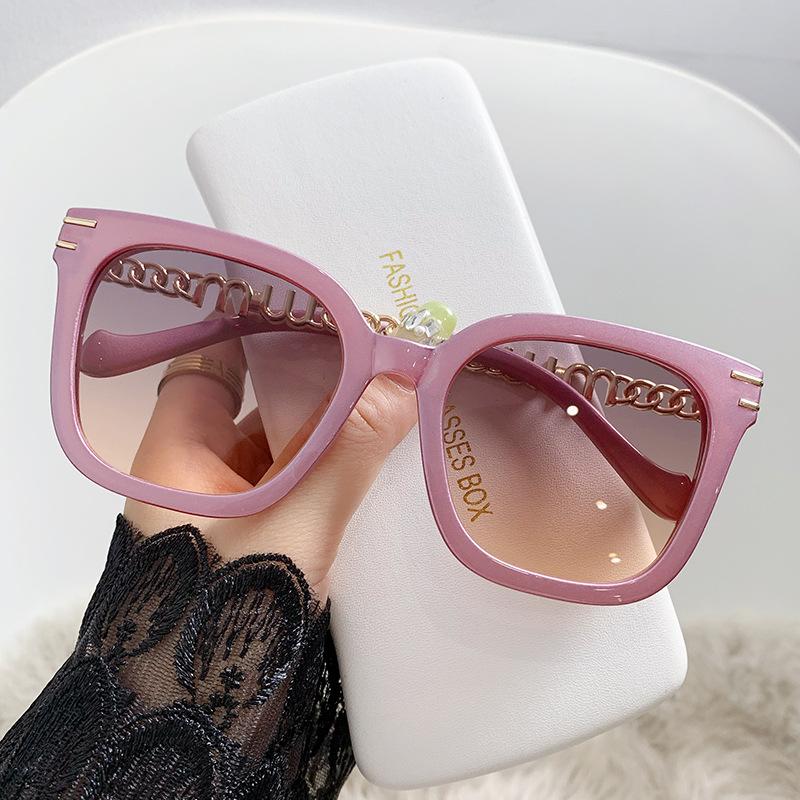 Fashionable Women's Sunglasses Large Frame Square Sunscreen Sunglasses New Luxury Metal Chain Legs 2025 Sunglasses