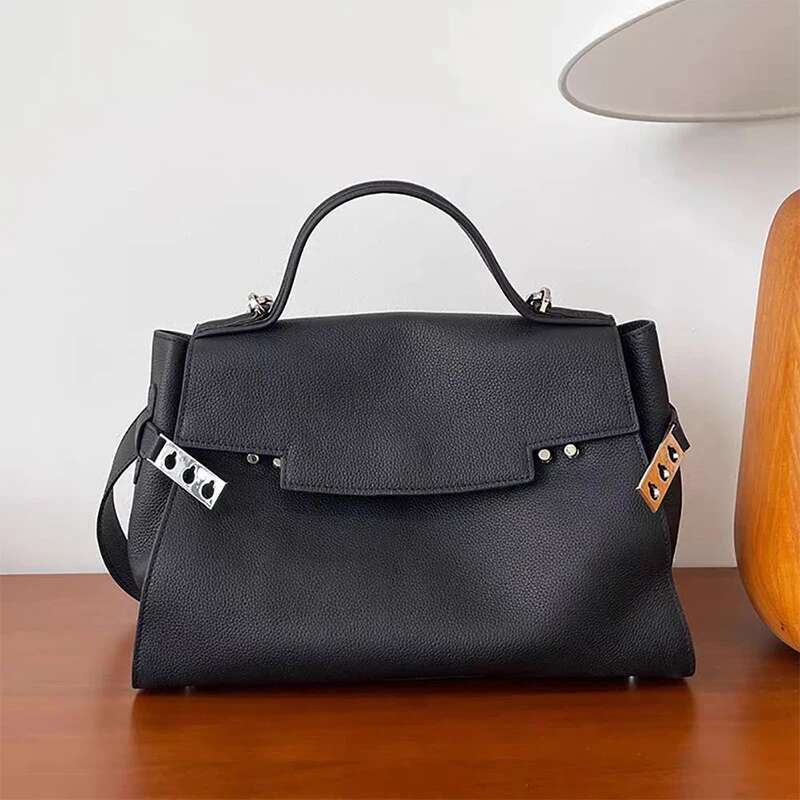 Designer Soft Genuine Leather Handbag For Women 2025 High-End Sier Buckle Shoulder Simple Style Large Capacity Ladies Bag