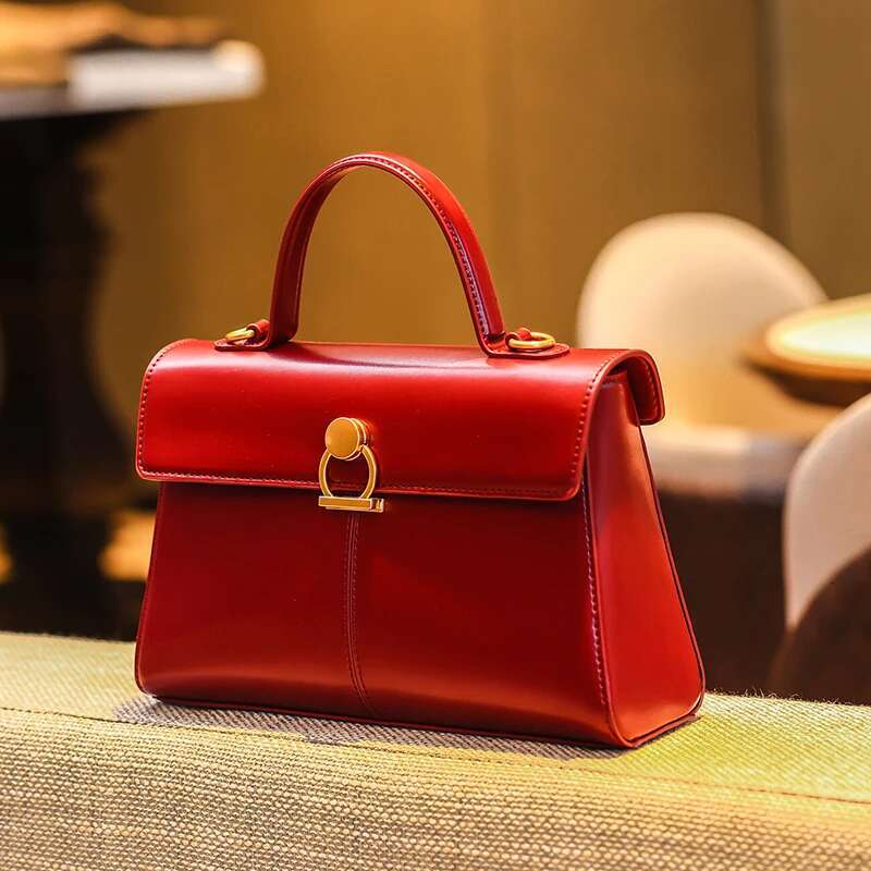 New Small Square Wedding Women's Handbag High Quality Single Shoulder Versatile Commuter Crossbody Bag