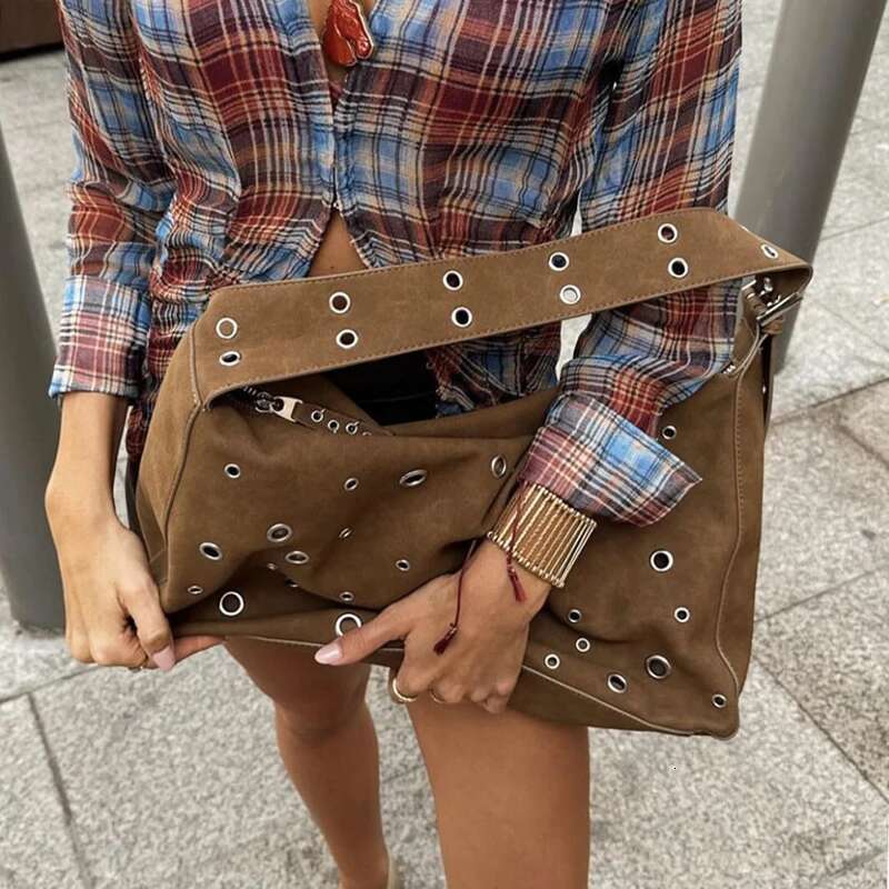 Design Rivet 2025 New Suede Hollow Handbag Wide Shoulder Strap Underarm Brown Brand Tote Box Storage Bag
