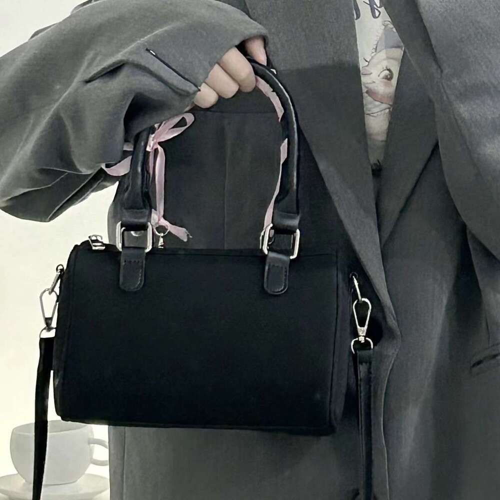 17 Korean fashion trend high-end Boston bag, niche girl's heart butterfly bow hand-held commuting single shoulder diagonal cross bag