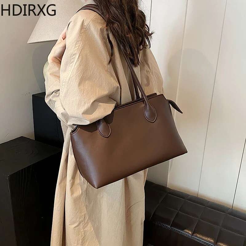 Retro Women's Underarm Bag 2024 High-End Texture Niche Woman Crossbody Casual Shoulder Autumn Bags Lightweight New Style