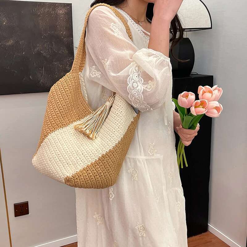 Large Capacity Woven For Women's Summer 2025 New Color Blocked Shoulder Bag, Versatile Vacation Beach Bag Paquete