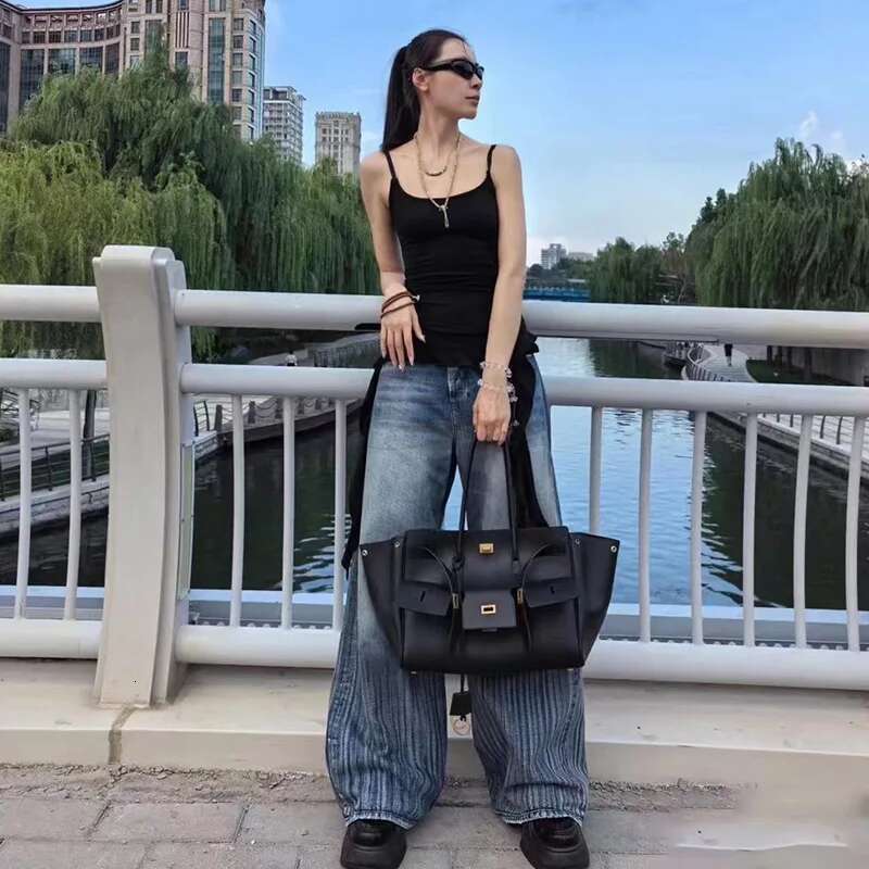 Lock Tote Wing Roomy Cluth Black Treny Genuine Leather Shopping Handbag Large Capacity Commuter Shoulder Bag For Female