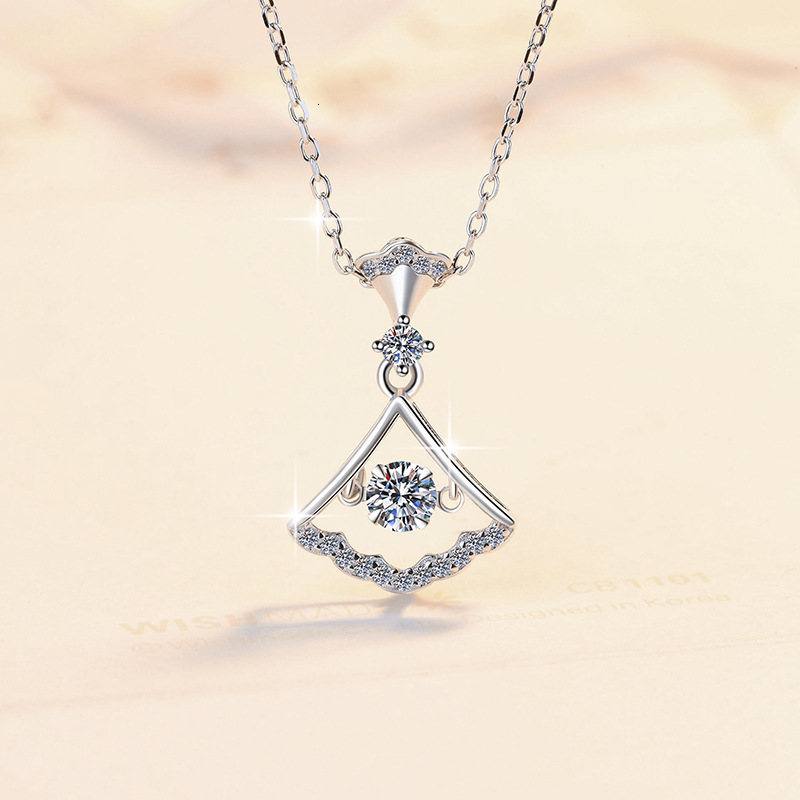 S925 sterling silver moissanite necklace for women versatile and high-end small skirt with agile collarbone chain headwear