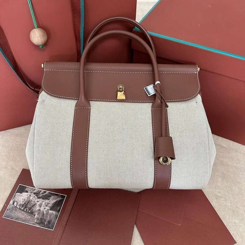 Leather Women's Fashion Handbag Matching Purse Large Capacity Multi-Functional Travel And Commute Bag