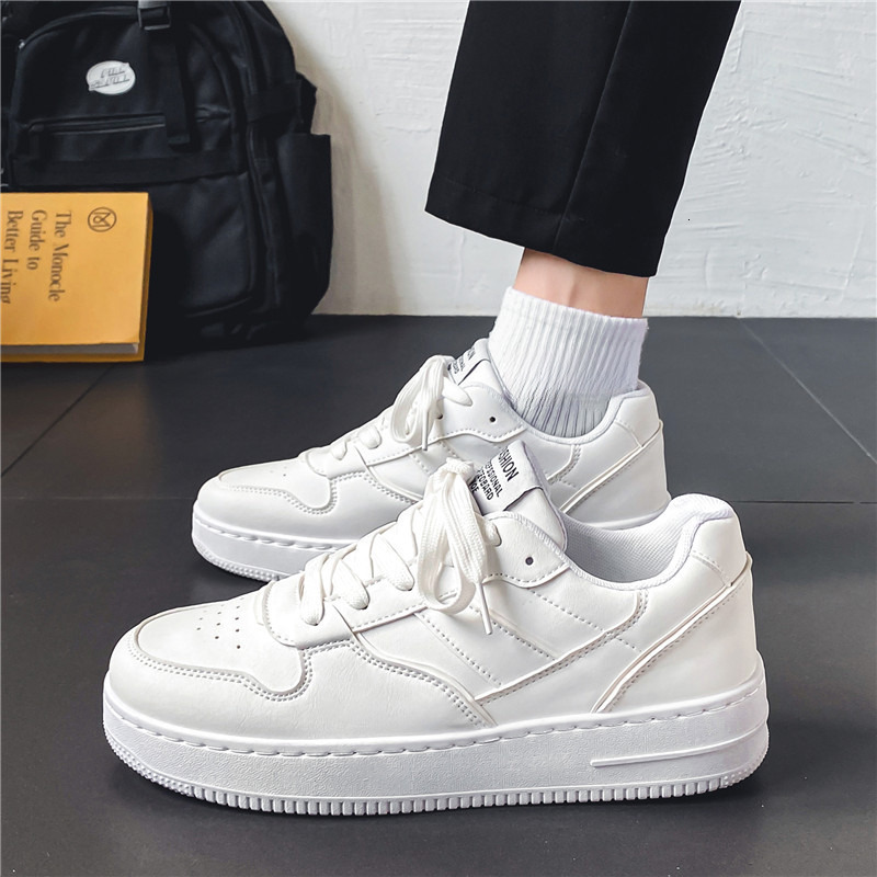 2025S New Trend Designer Men S Spring New Niche Breathable Leather Upper Board Shoes Men S Sports And Leisure Small White Trendy Shoes
