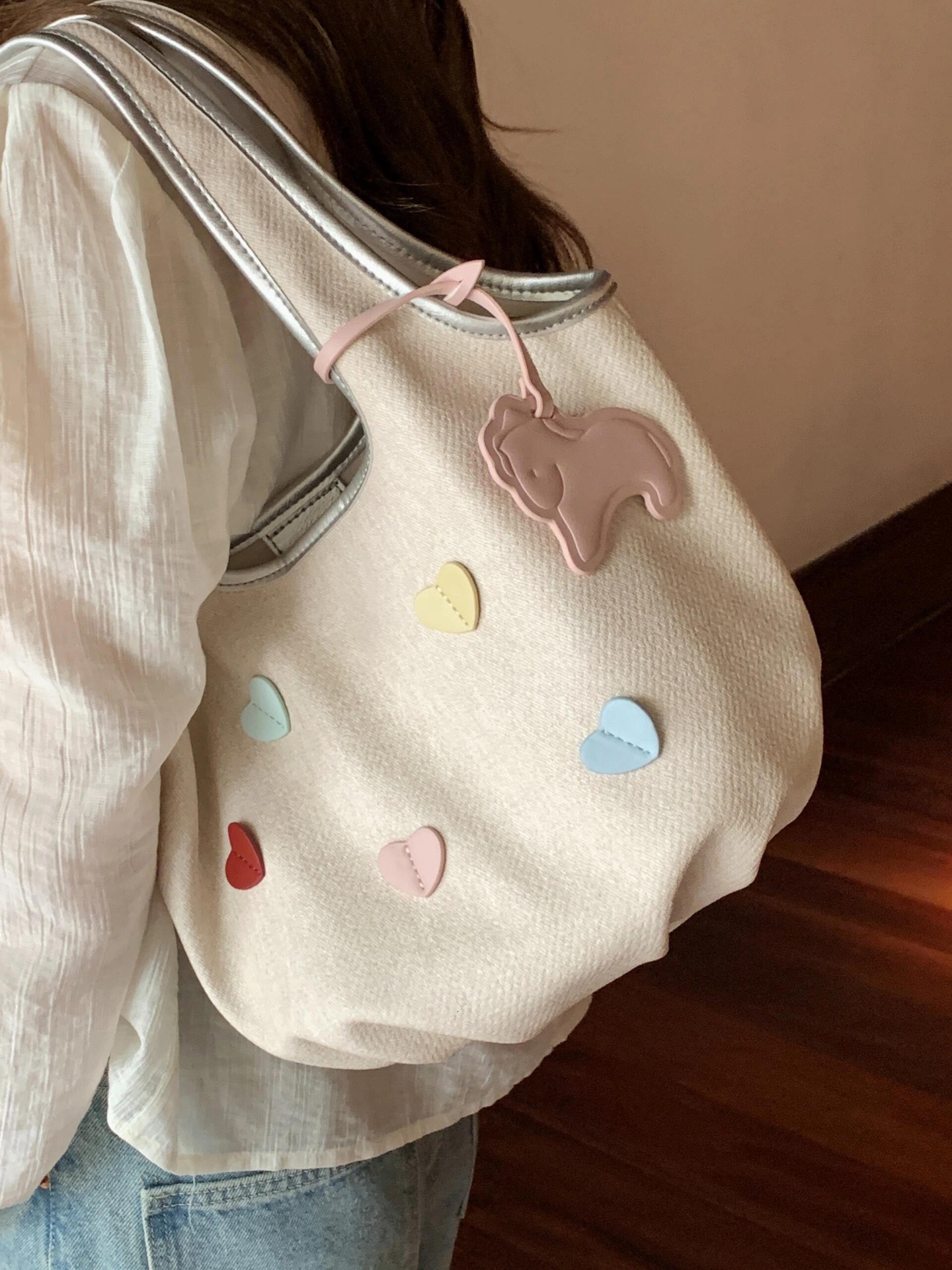 2025S Fashion Designer New Niche Design Girl With High Appearance Cute Vegetable Basket Bucket Bag Simple And Casual Versatile Handbag