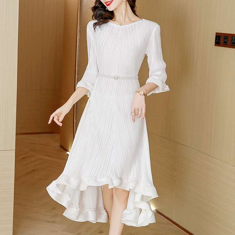 Folded Irregular French 2024 Spring/Summer New Fat mm Elegant and Advanced Feeg Age Reducing Cake Dress