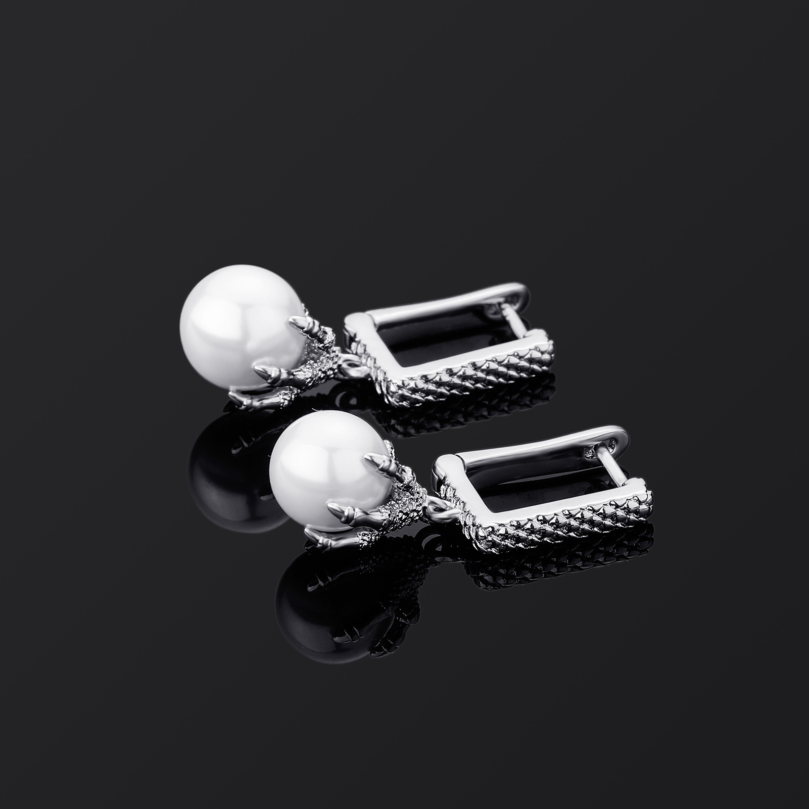 Hip Hop TopBling Chinese Dragon Claw Hoop Earrings Pearl Earring 14K Gold Plated Jewelry