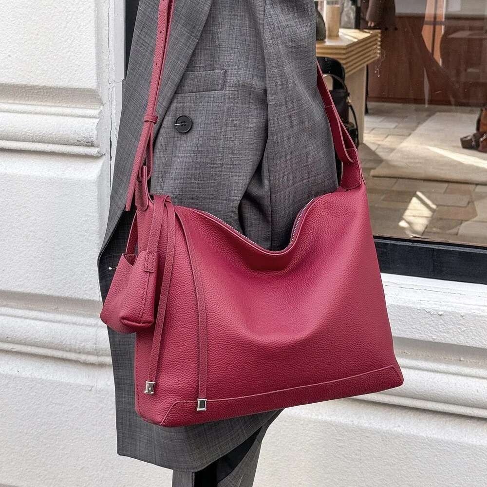 The First Layer Of Cowhide Large Capacity Leather Shoulder Women Fashion Crossbody Bag 2025 New Bags