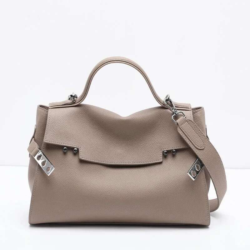 Designer Soft Genuine Leather Handbag For Women 2025 High-End Sier Buckle Shoulder Simple Style Large Capacity Ladies Bag
