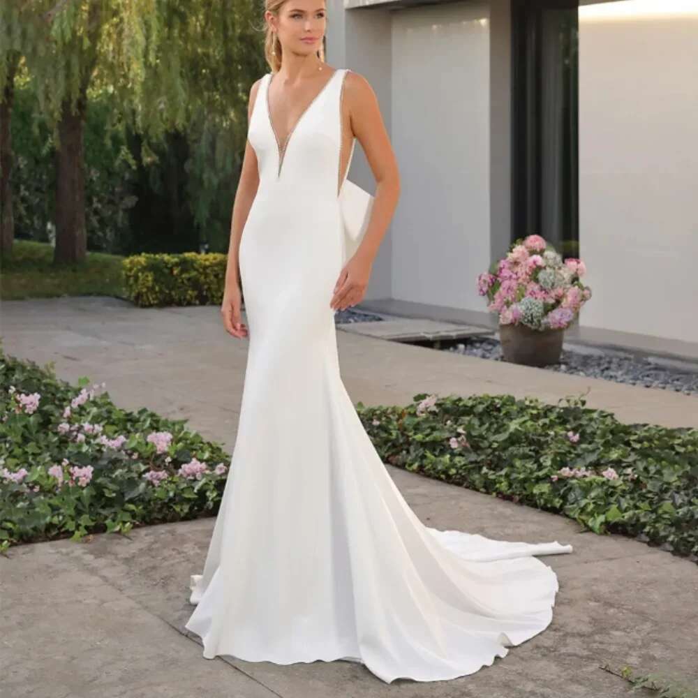 Vintage Sexy V-Neck Beaded Wedding Dresses With Bow Mermaid Zipper Back Sweep Train Bridal Gowns Vestidos de Novia Customized