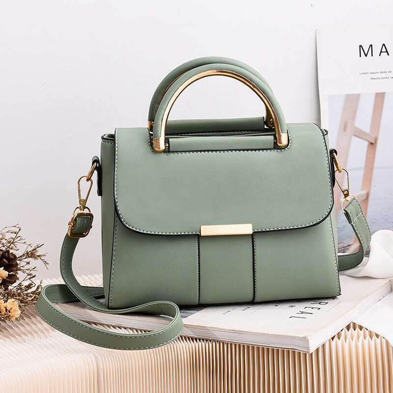 Internet celebrity Korean version fashion trend Instagram small women's bag new 2025 crossbody single shoulder handheld large capacity