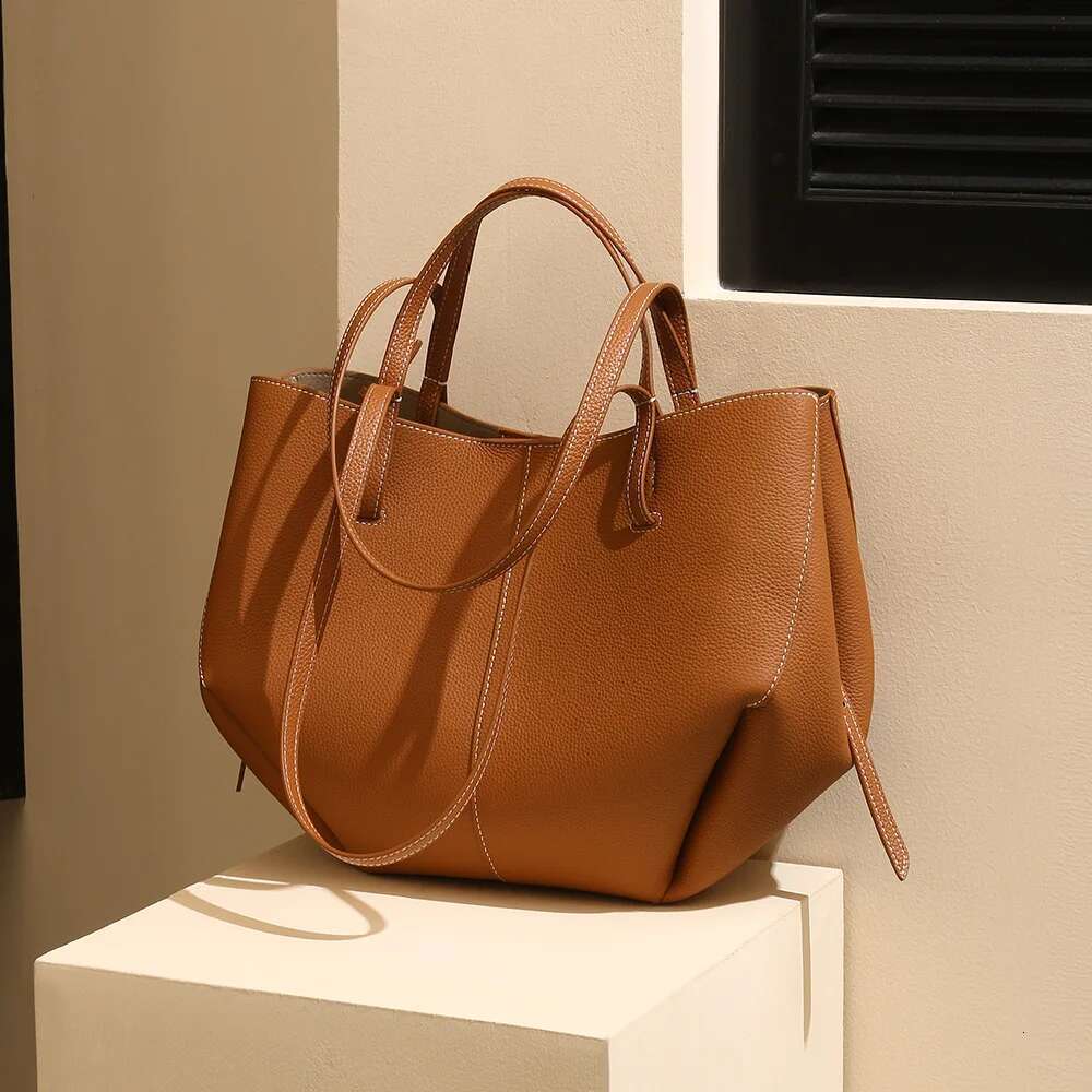 genuine leather Women's Bags Designer Women Large Capacity Leather Bucket Senior Sense Crossbody Casual Broadband Shoulder Bag