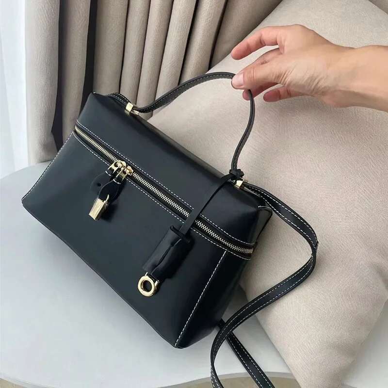 Light Fashion Casual Large Capacity Slanting Cross Handbag Shoulder Versatile Retro Cowhide Lage New Lunchbox Bag
