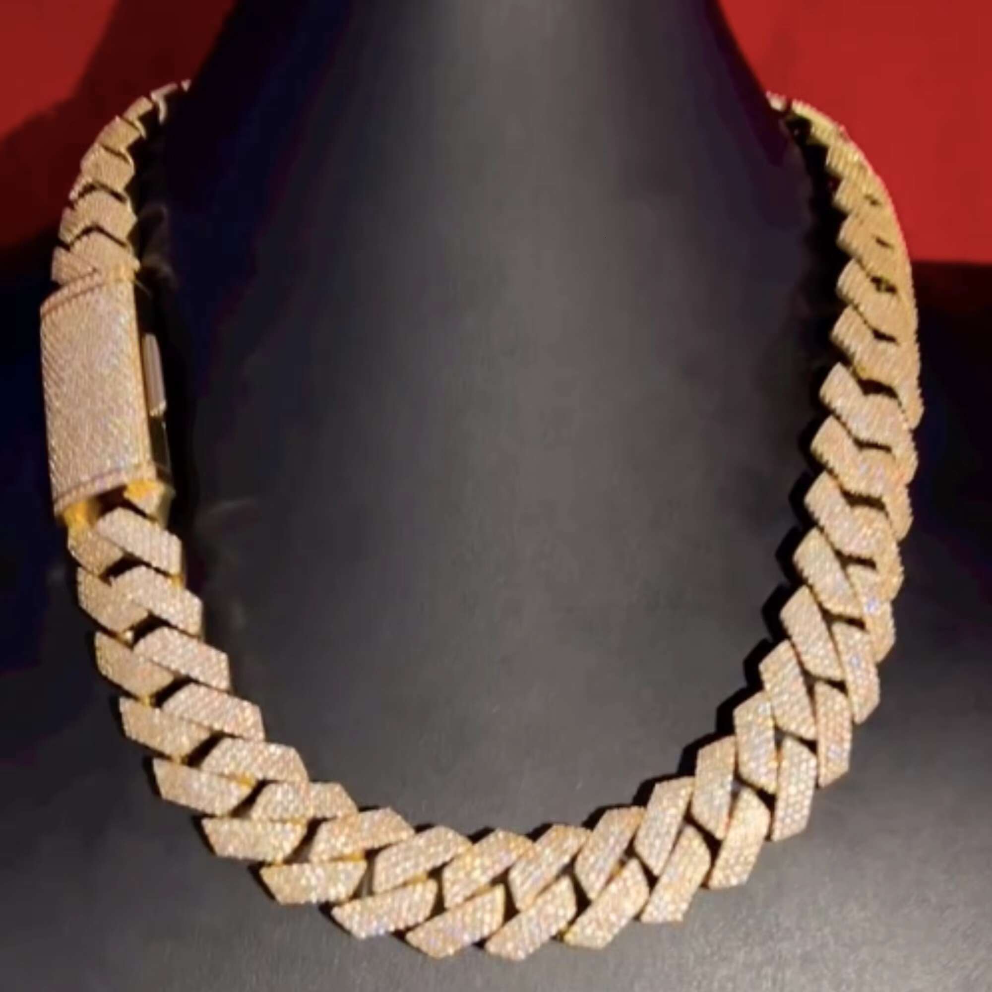 Trending High Quality Customized 20 mm Cuban Link Moissanite Diamond Chain 10k Gold Rose Gold Diamond Chain