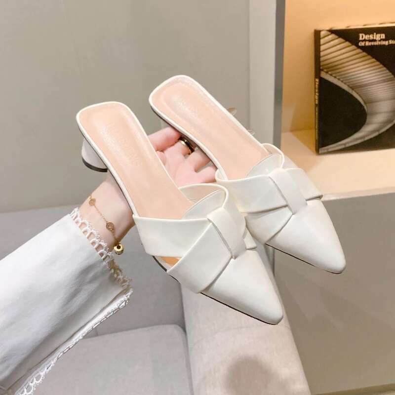 2025 Summer New Ribbed Decoration Designer Fashion Slippers Round Heels Casual Sweet High Heels Women's Sandals