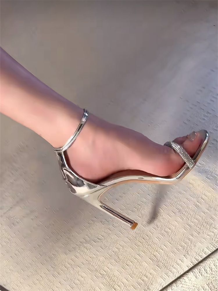 High Heels Women 2025 New Summer French Silver Water Diamond Strap Sexy Fish Mouth Fine Heel Sandals with Skirt