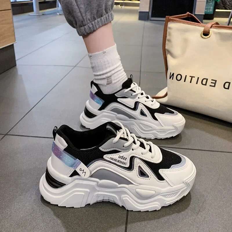 Designer Shoes 2025 Flat Shoes Women's Personalized Fashion Casual Shoes Women's Thick Soled Sports Shoes Women's Shoes White Shoes