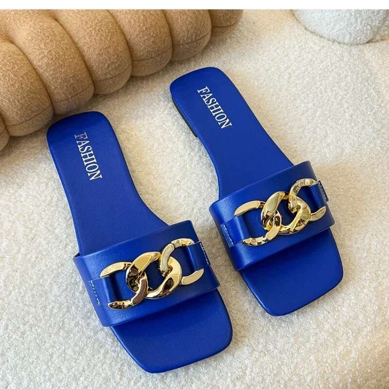 2025 Summer New Women's Slippers Roman Designer Fashion Solid Color Flat Sandals Women's Soft soled Shoes Breathable Beach