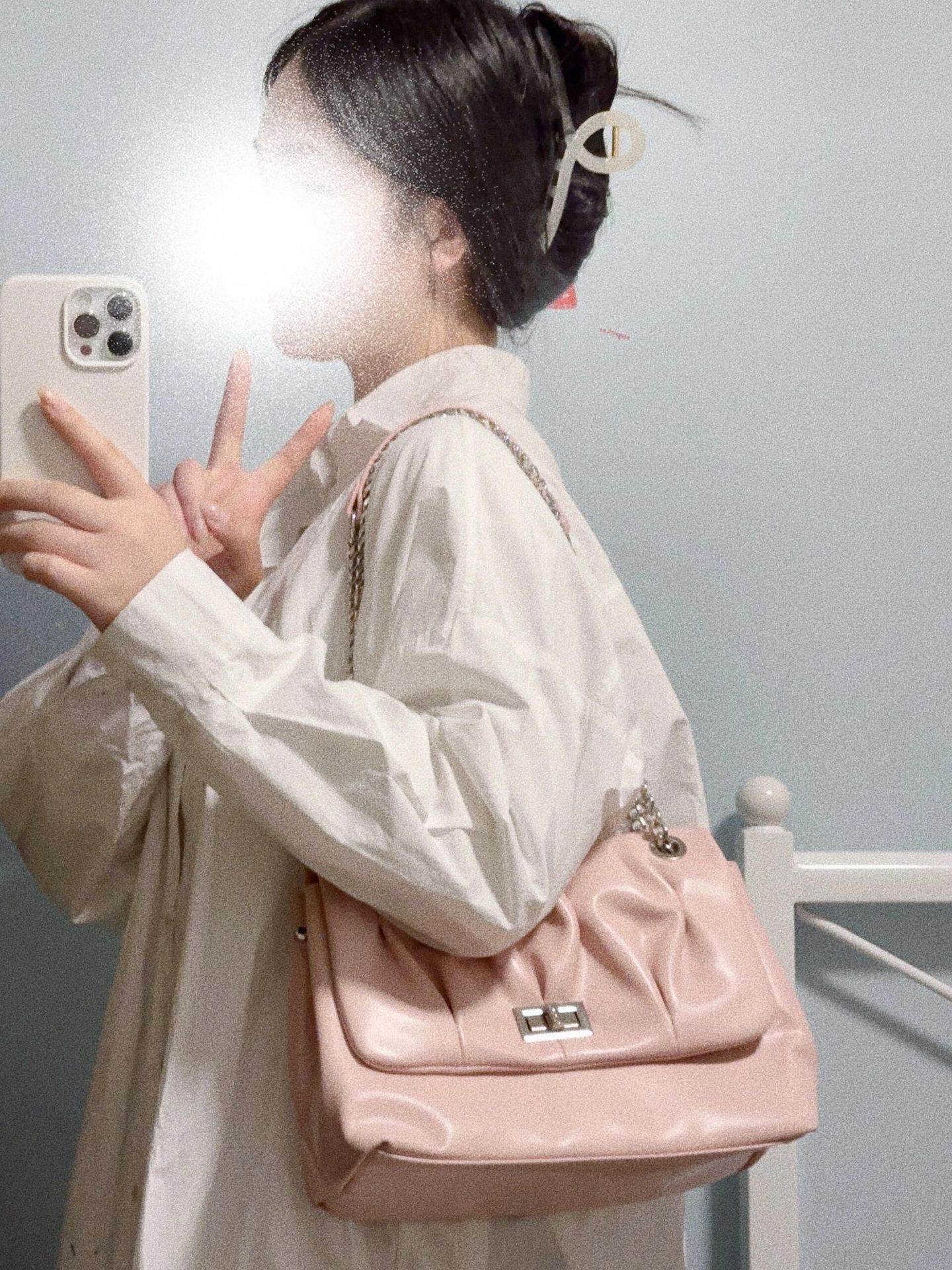 Fashion Designer Fashion Handbag For Women Niche Fashion Brand Hand Held Chain Pleated High End Feeling Water Bucket Single Shoulder Crossbody Bag Cas
