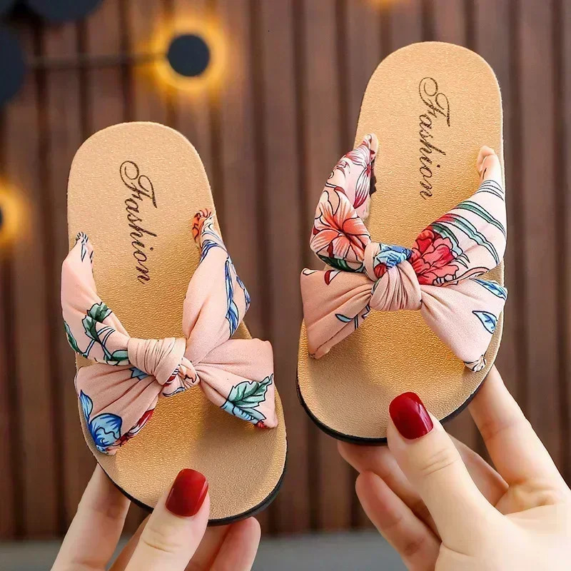 Girls Slippers Childrens Fashion Soft Sole Princess Shoes Kids Summer Sandals Flat Shoes Baby Girls Shoes 250326