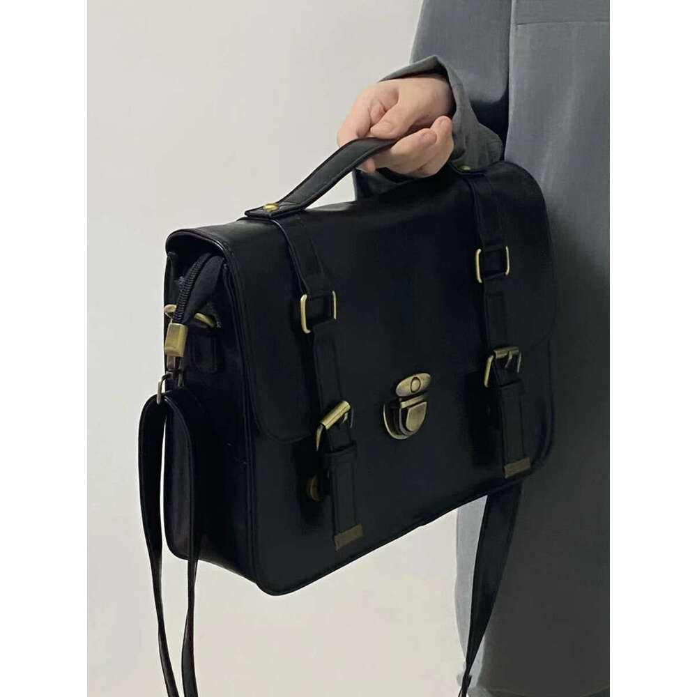 Student backpack, autumn and winter buckle mailman college style class bag, fashionable commuting briefcase, crossbody
