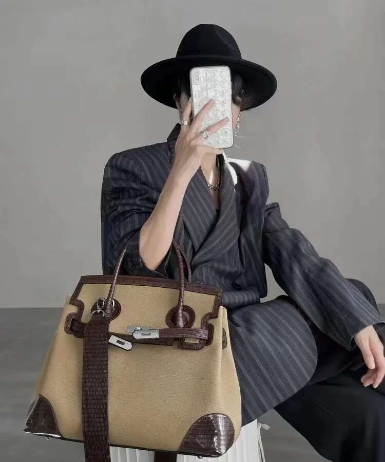 Design Classic Retro Handbag Large Capacity High-End New Commuter Travel Shoulder Bag Chic Elegant Ladies Wallet