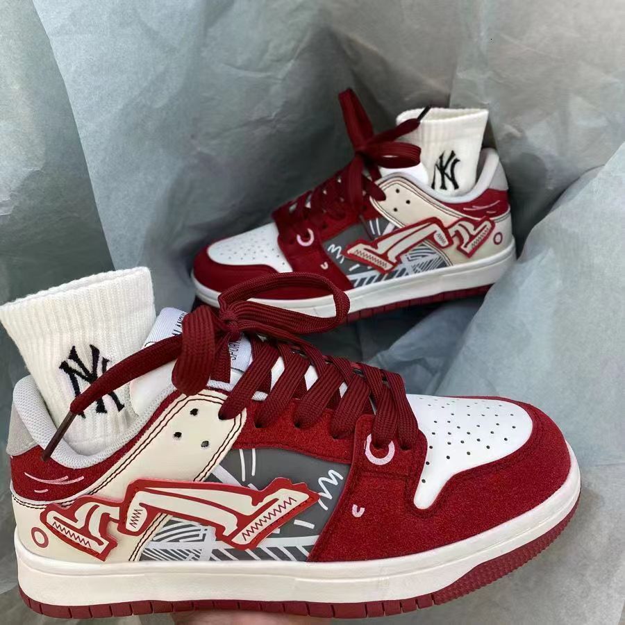 Designer Shoes New China Fashion Institute Style Red Outdoor Leisure Moral Training Shoes Men's And Women's Skateboarding Shoes
