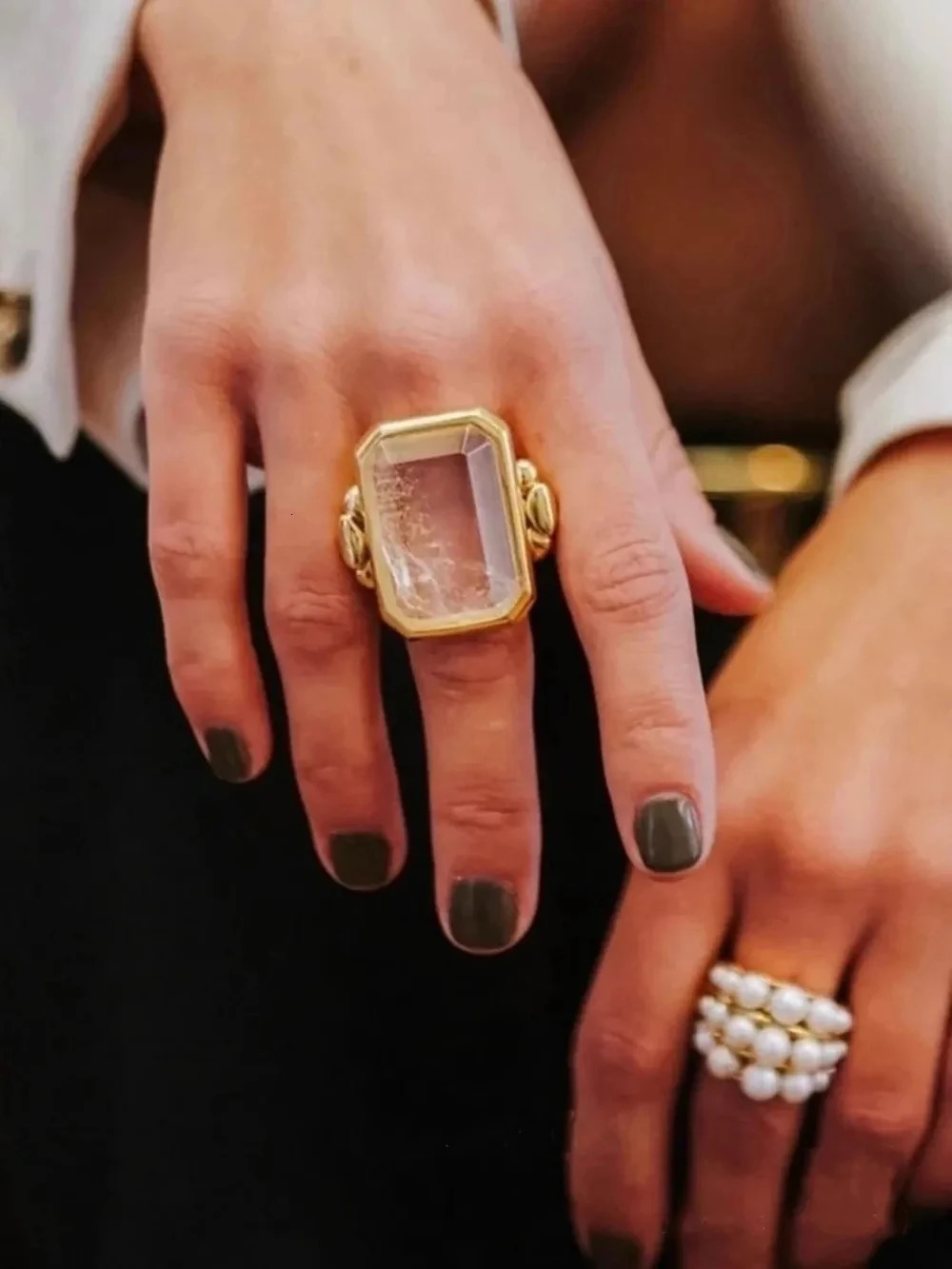 Fashion Square Natural Stone Crystal Ring Gold Womens Brass Jewelry European and American Light Gift 250322