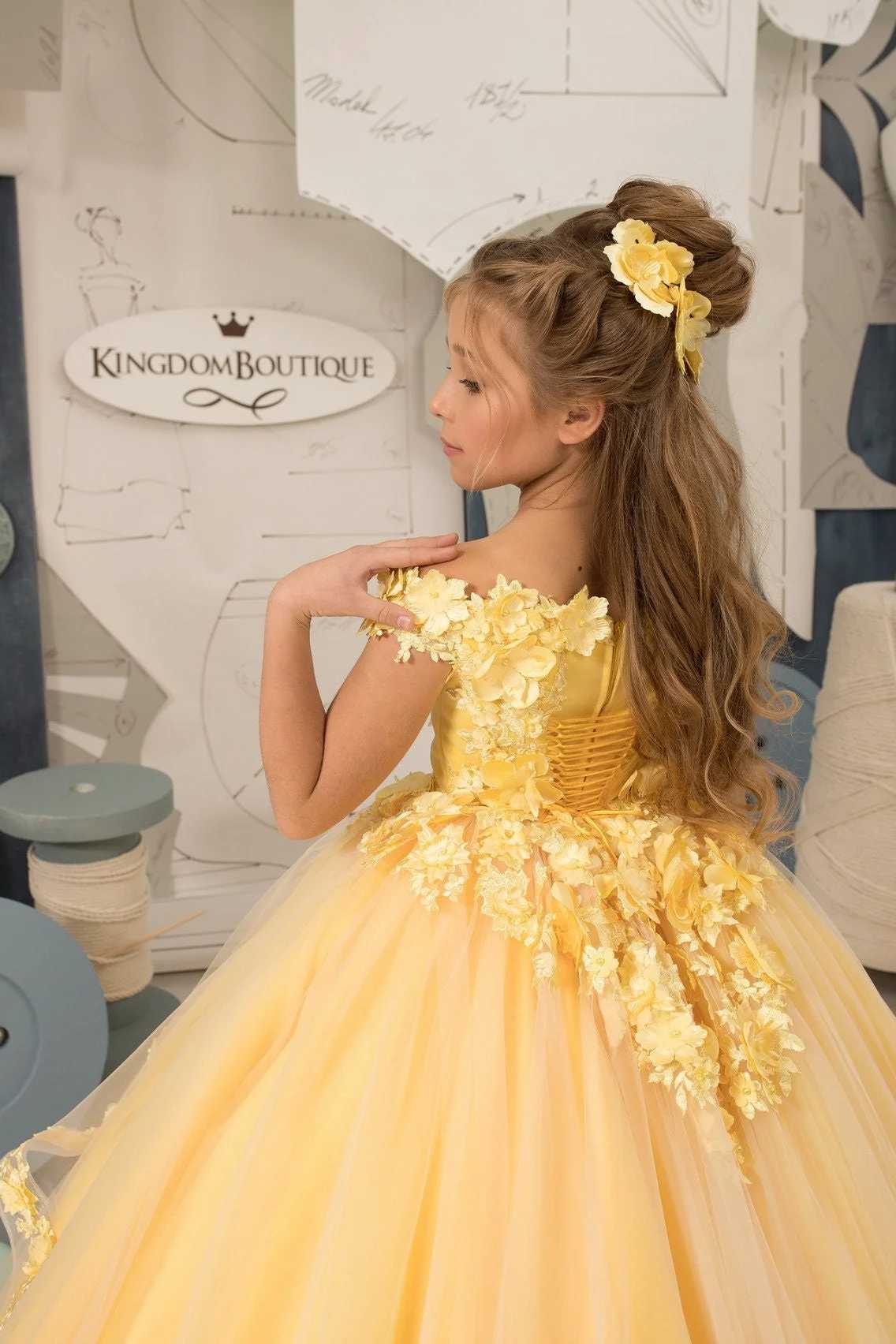 Yellow 3D decal girls wedding dress for weddings fluffy chiffon Fllor length princess childrens birthday party first exchange ball dress W250326