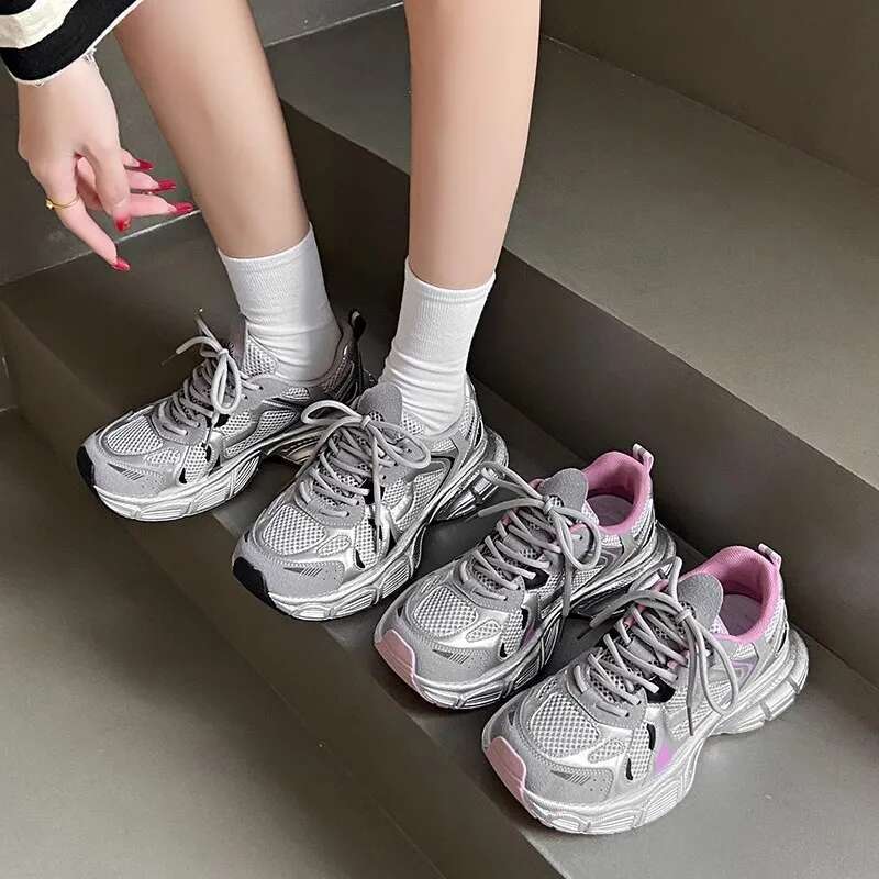 Designer Shoes 2025 Women's Flat Shoes Grey Casual Sports Shoes Women's Thick Soled Sports Shoes Women's Outdoor Multi Functional Board