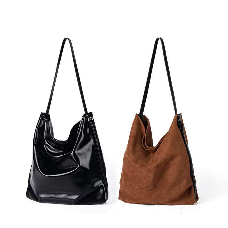 Manufacturer's oversized trendy shoulder bag, women's handbag, suede handbag