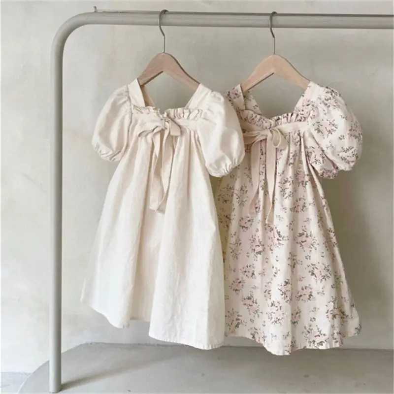 2015 New Korean Summer Dress New Western Bubble Sleeve Sweet Flower Square Collar Suit W250326