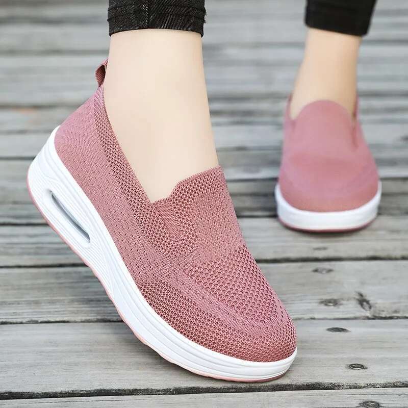 2025 Summer New Casual Flat Shoes Summer Sports Breathable Lightweight Outdoor Running Shoes Soft and Comfortable Mesh Women's Designer Fashion S